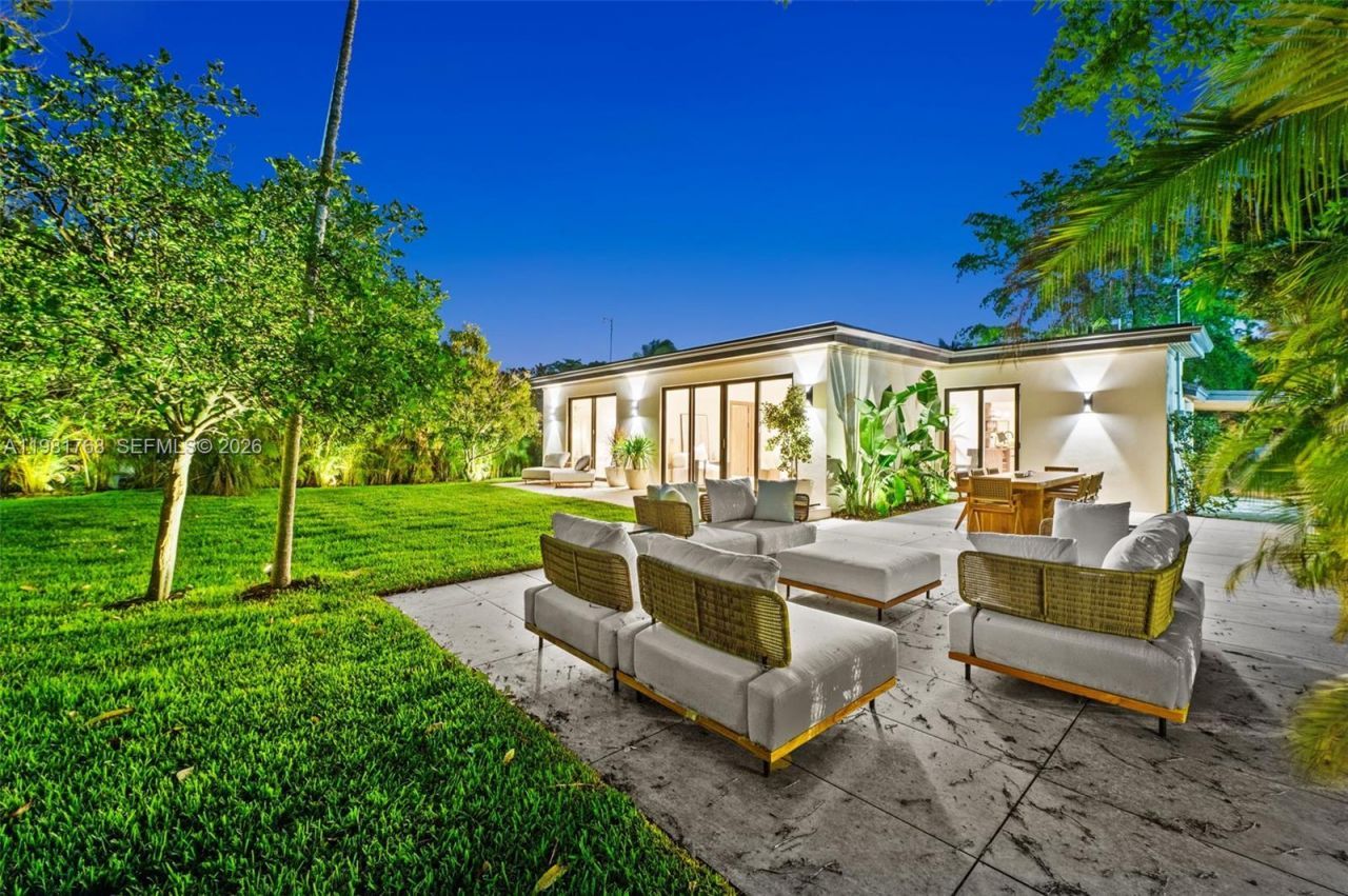 871 NE 128th St, North Miami, FL 33161 Photo