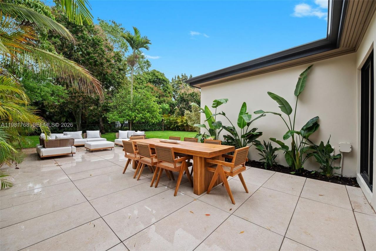 871 NE 128th St, North Miami, FL 33161 Photo