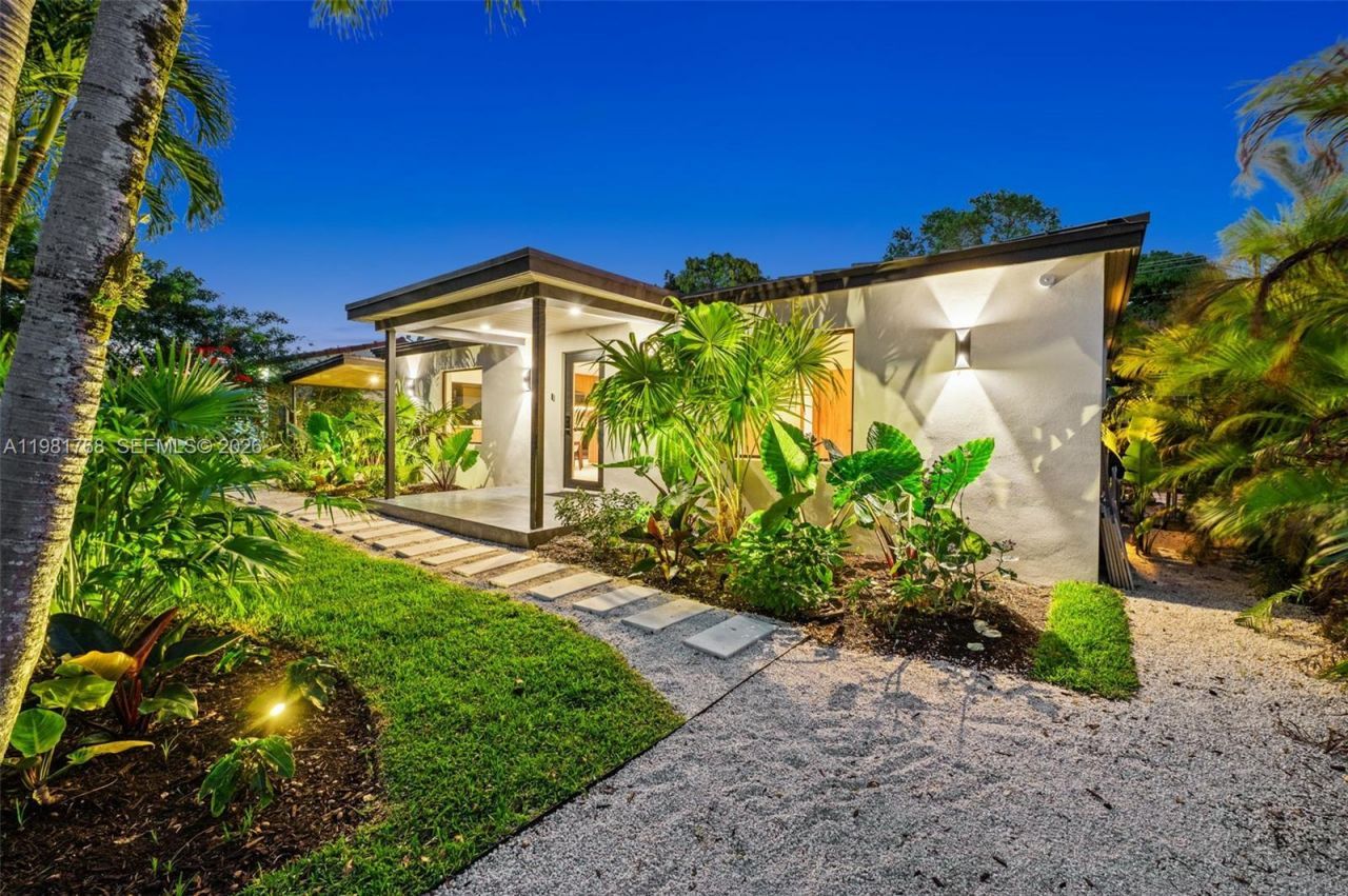 871 NE 128th St, North Miami, FL 33161 Photo