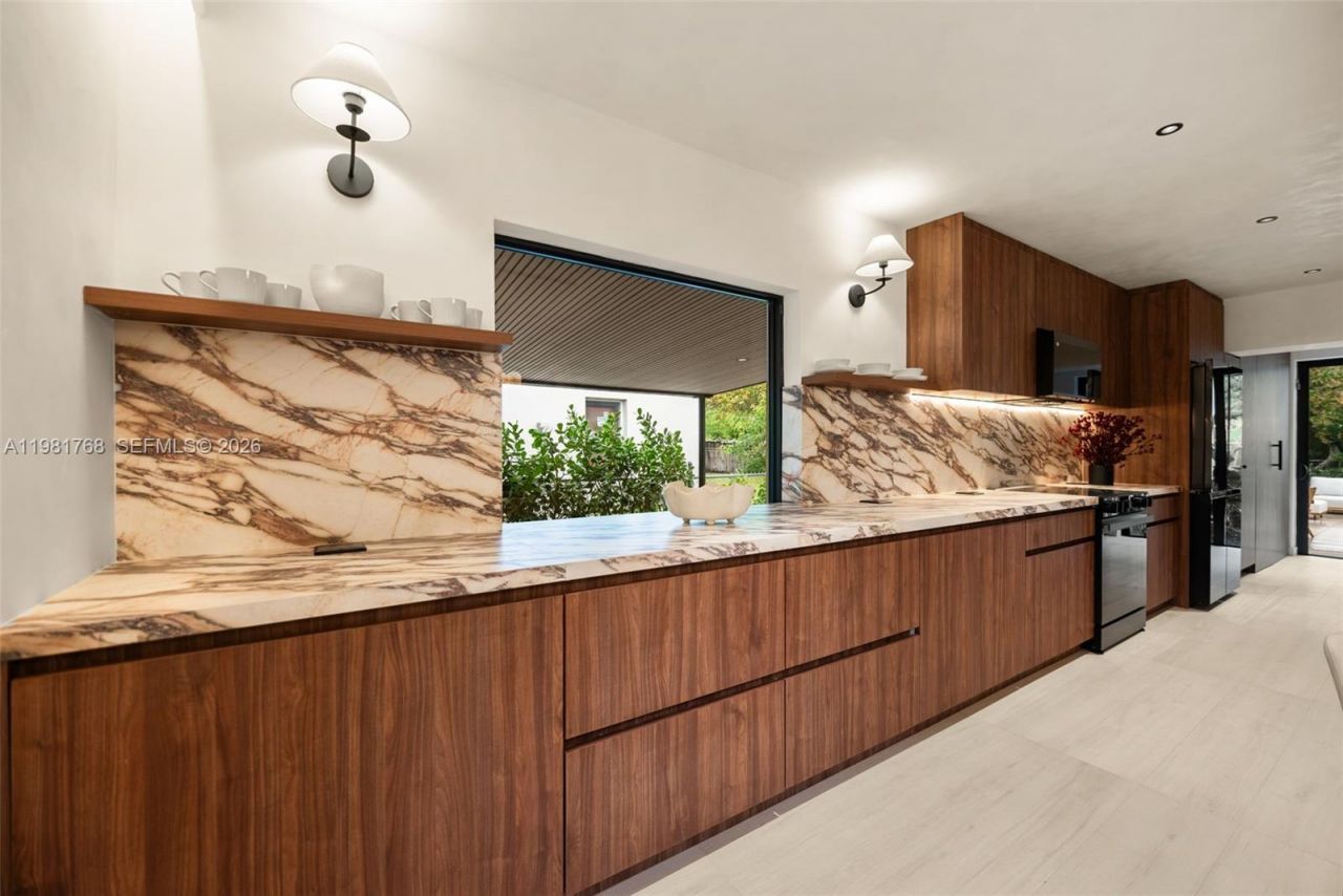 871 NE 128th St, North Miami, FL 33161 Photo