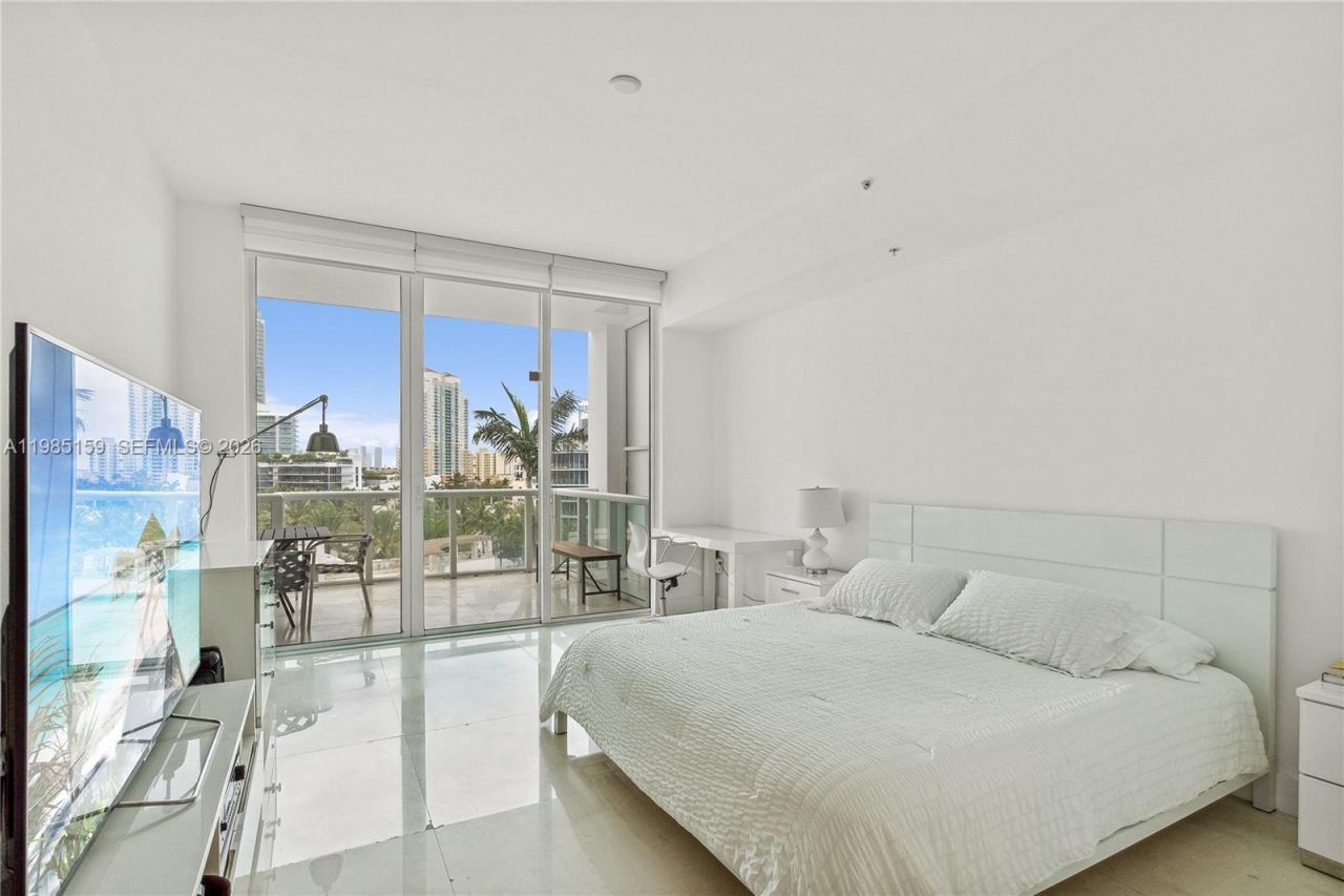 50 S Pointe Dr, Unit 805, Miami Beach, FL 33139 Photo