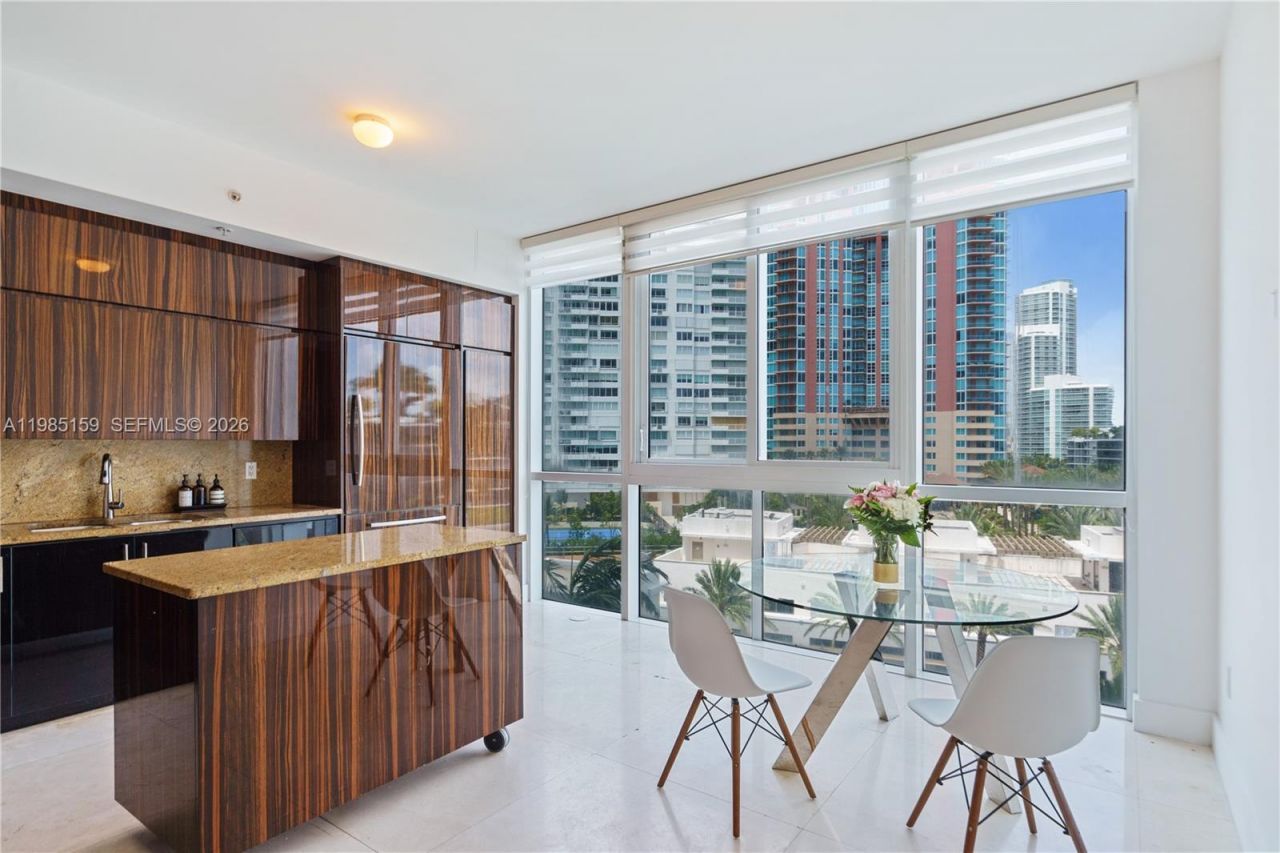 50 S Pointe Dr, Unit 805, Miami Beach, FL 33139 Photo