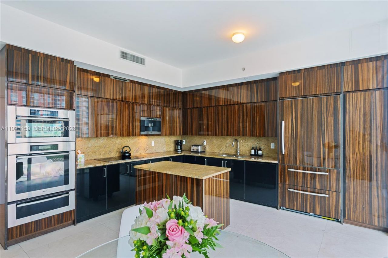 50 S Pointe Dr, Unit 805, Miami Beach, FL 33139 Photo