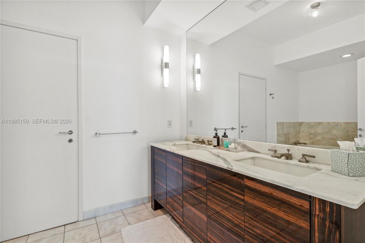 50 S Pointe Dr, Unit 805, Miami Beach, FL 33139 Photo