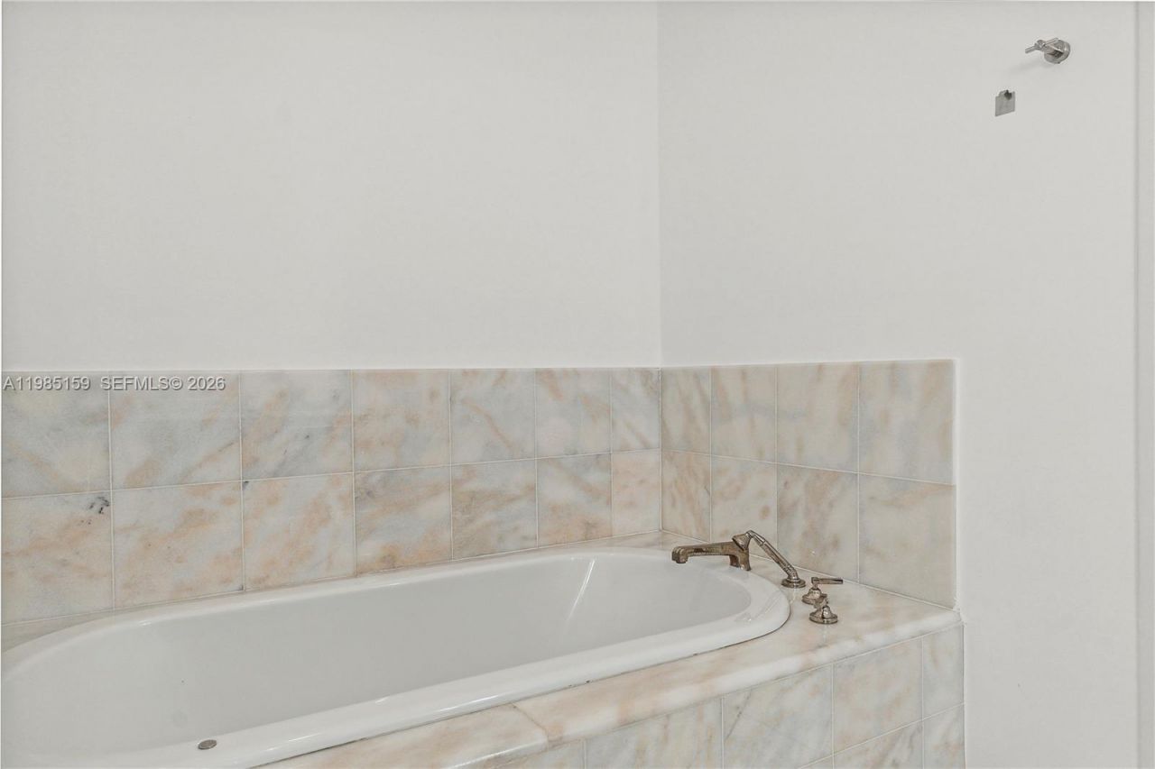 50 S Pointe Dr, Unit 805, Miami Beach, FL 33139 Photo