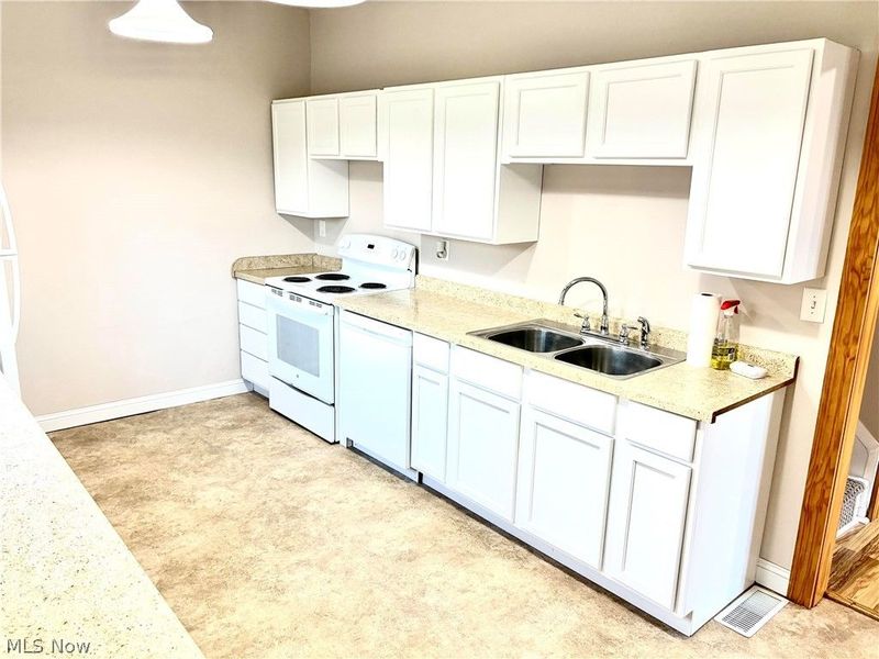 90 Oak Street, Mansfield, OH 44902 Photo 2