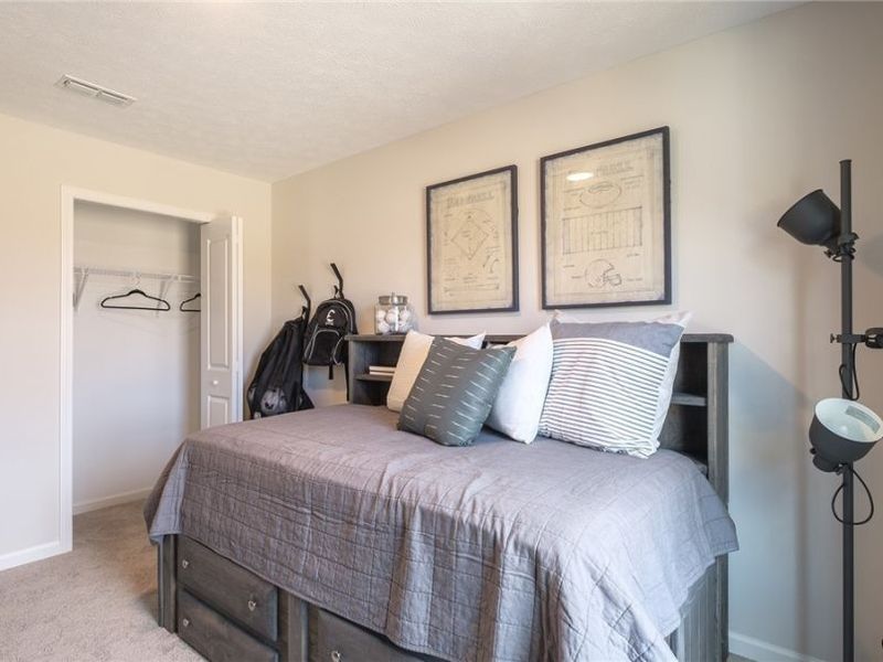 424 Honeycrisp Drive NE, Louisville, OH 44641 Photo 9