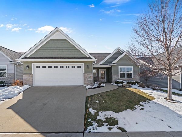 4732 Pheasant Creek Avenue , Davenport, IA 52807