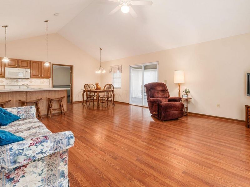 4263 Cobbleton Grove Circle , Unit 1, Canal Winchester, OH 43110 Photo 13