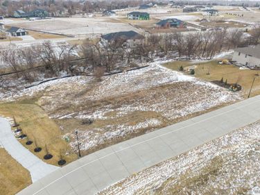 10340 S 164th Street, Omaha, NE 68136