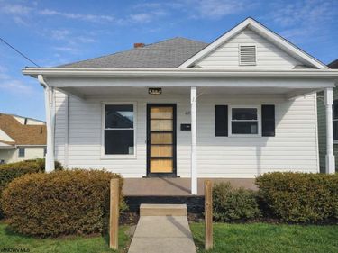 407 West Virginia Avenue, Nutter Fort, WV 26301