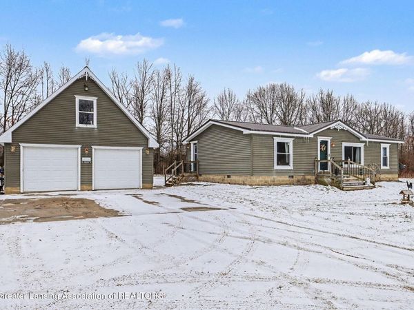 4546 Westbrook Road, Ionia, MI 48846