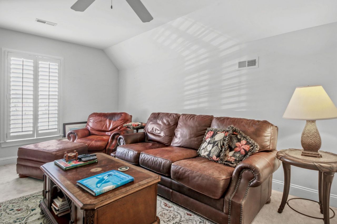 75 Haig Ct. Photo 34