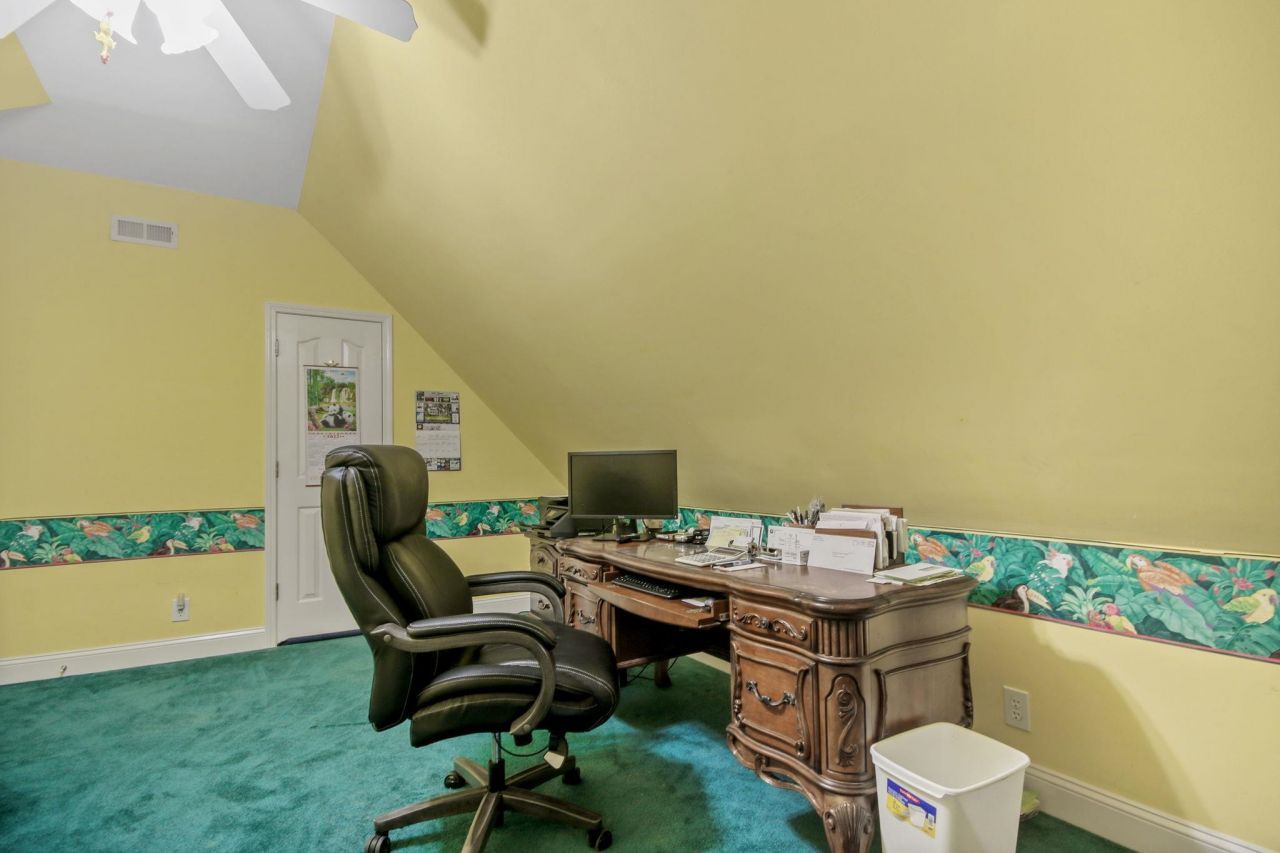 75 Haig Ct. Photo 38