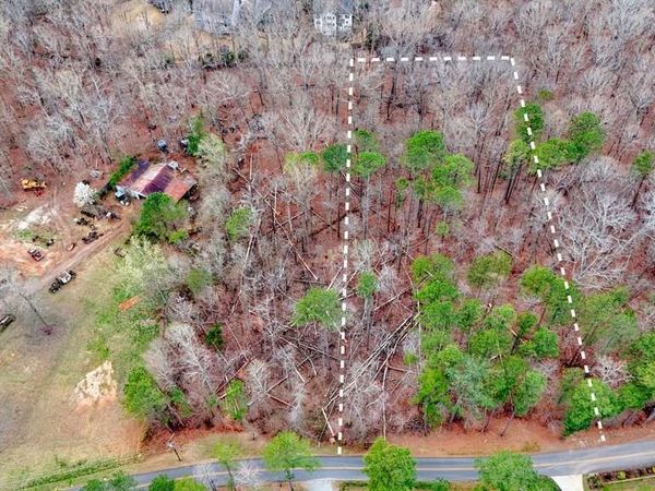 8241 Bow Trail, Woodstock, GA 30188