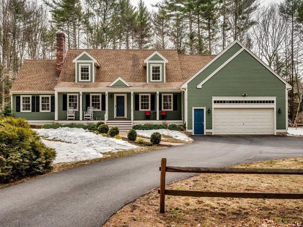 12 Spencer Lane, Lee, NH 03861