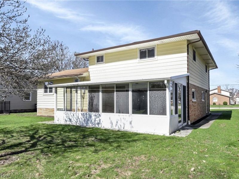 22337 Sandy Lane, Fairview Park, OH 44126 Photo 2