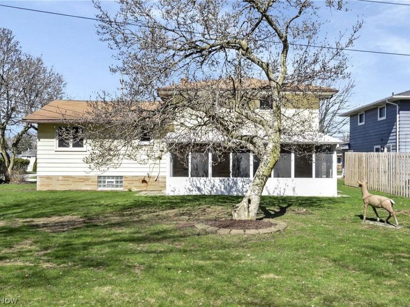 22337 Sandy Lane, Fairview Park, OH 44126 Photo 3