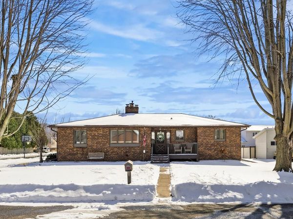 3336 Fairchild STREET E, La Crosse, WI 54601