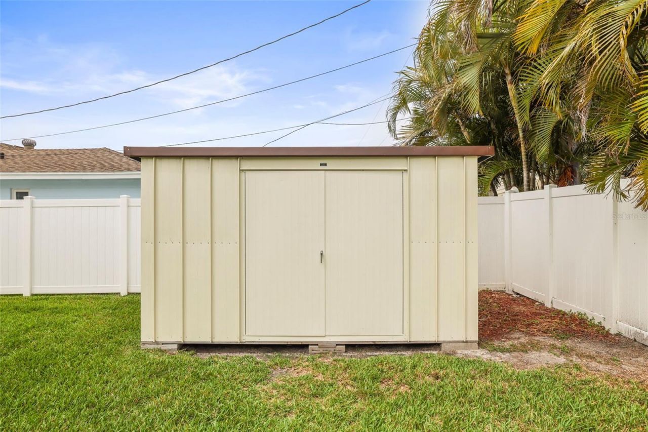 7955 Bayshore Drive, Seminole, FL 33776 Photo