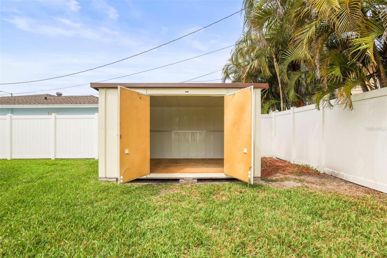 7955 Bayshore Drive, Seminole, FL 33776 Photo