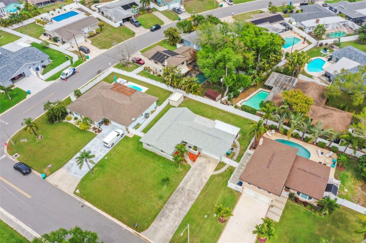 7955 Bayshore Drive, Seminole, FL 33776 Photo