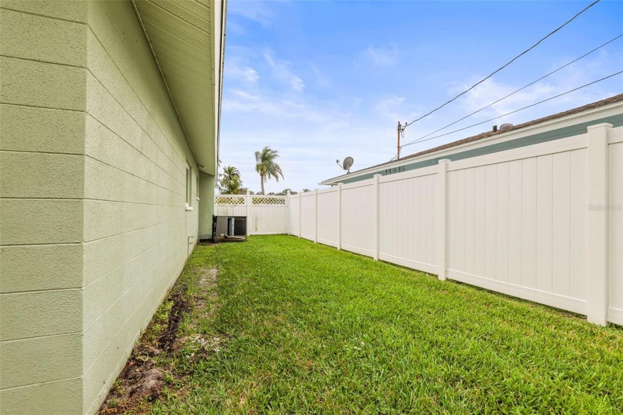 7955 Bayshore Drive, Seminole, FL 33776 Photo