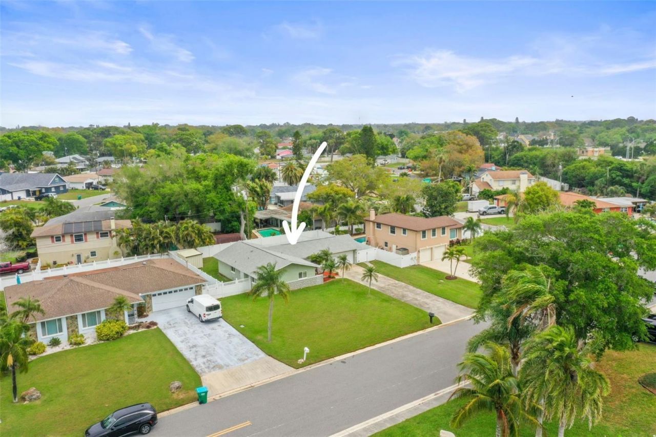 7955 Bayshore Drive, Seminole, FL 33776 Photo