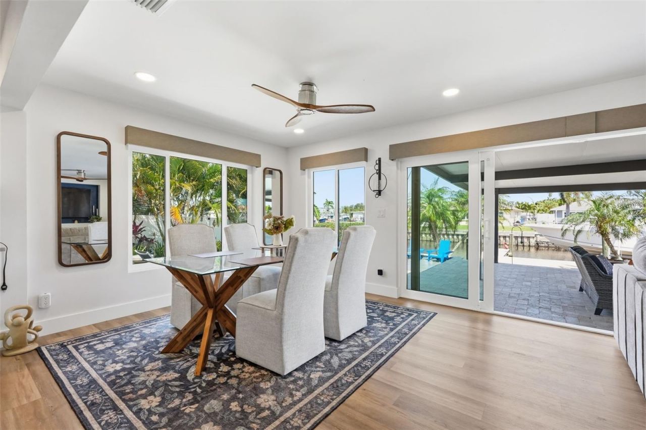 9571 Sun Isle Drive Ne, Saint Petersburg, FL 33702 Photo