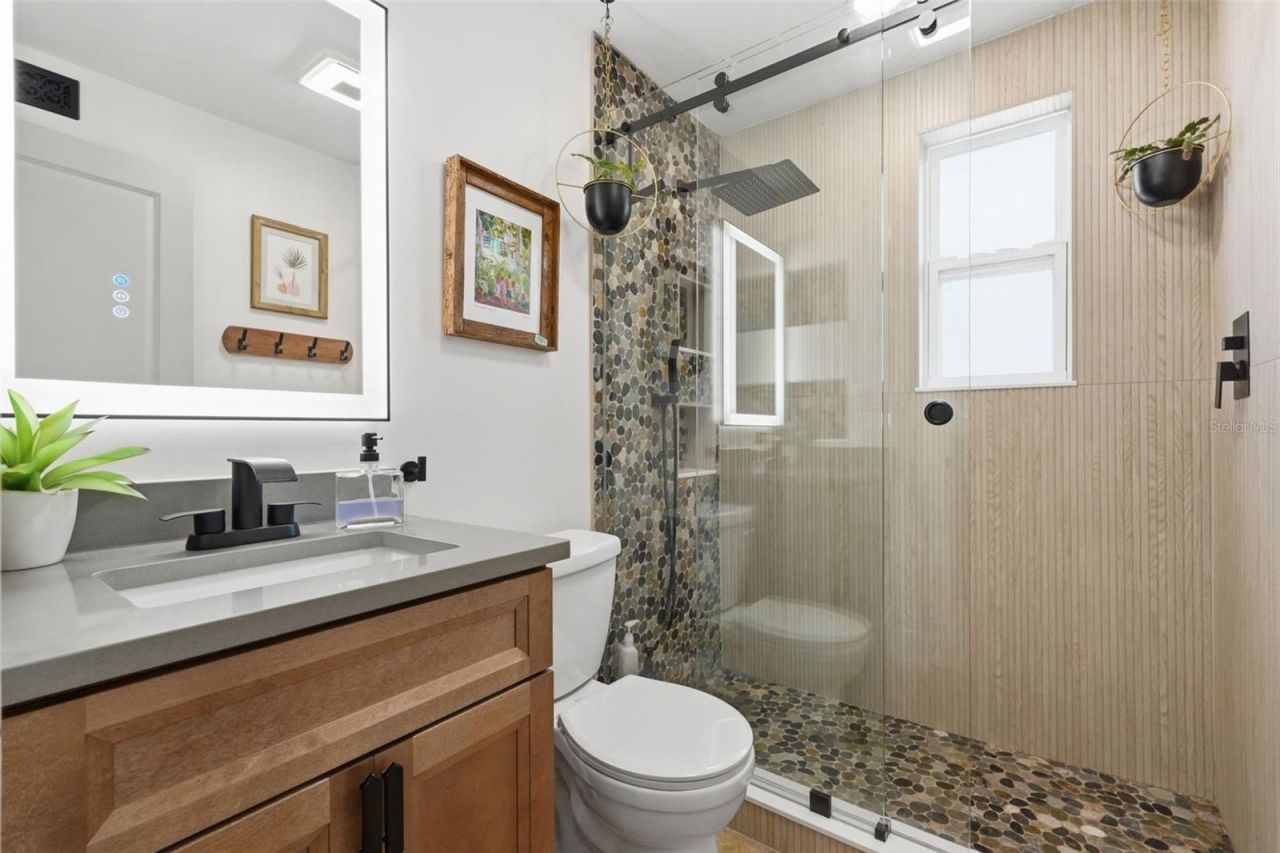 9571 Sun Isle Drive Ne, Saint Petersburg, FL 33702 Photo