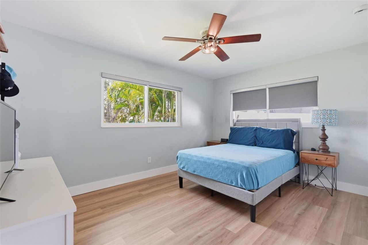 9571 Sun Isle Drive Ne, Saint Petersburg, FL 33702 Photo