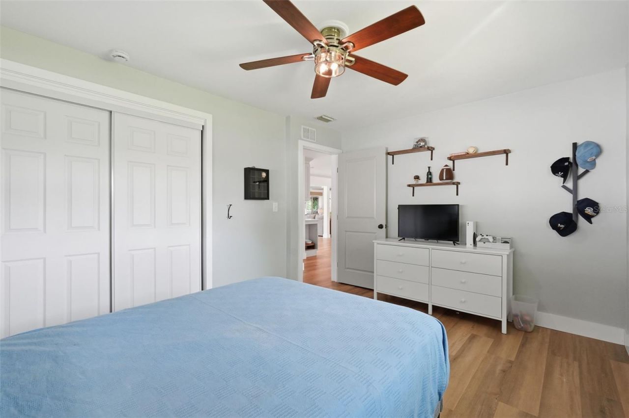 9571 Sun Isle Drive Ne, Saint Petersburg, FL 33702 Photo