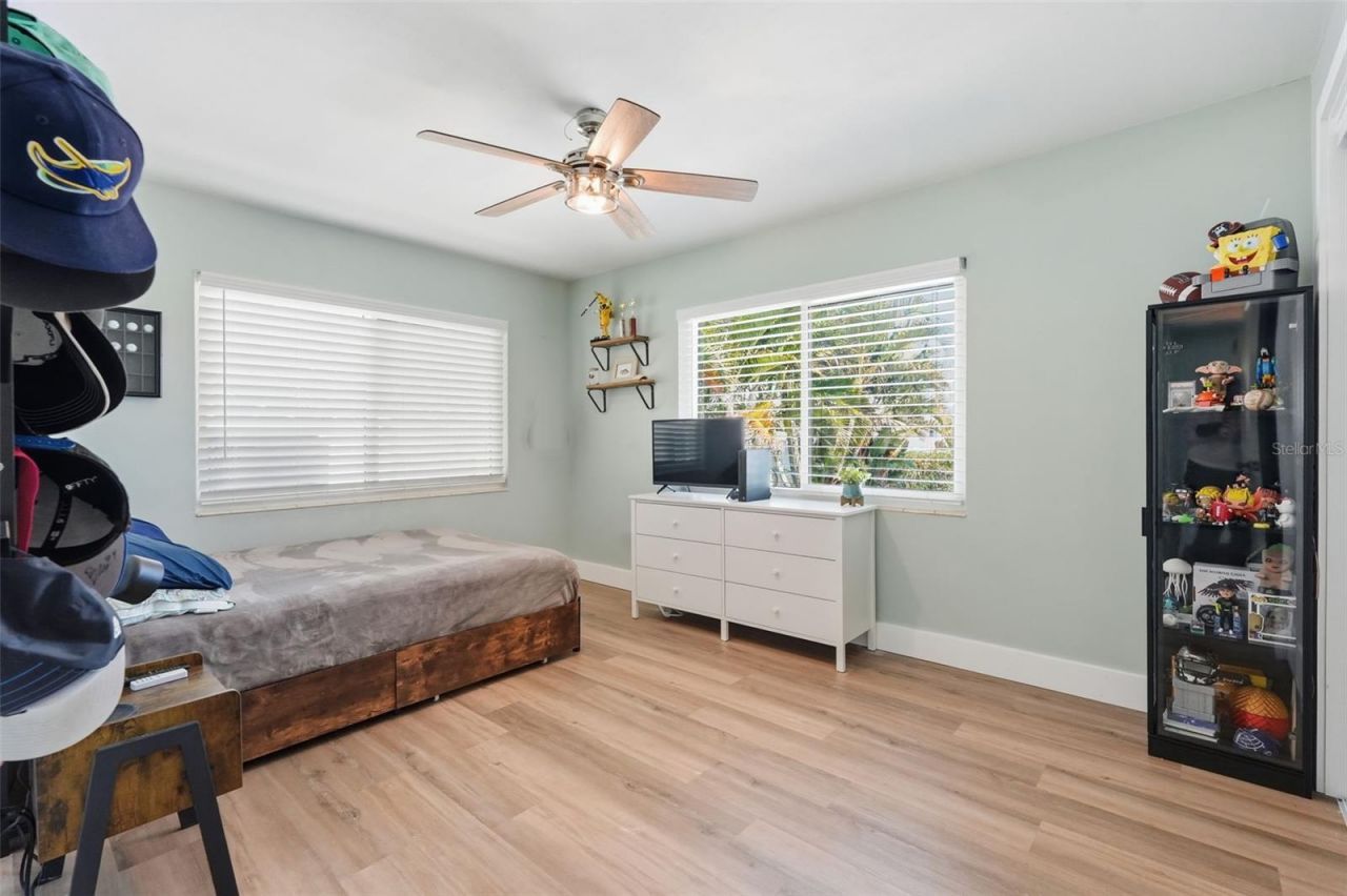 9571 Sun Isle Drive Ne, Saint Petersburg, FL 33702 Photo