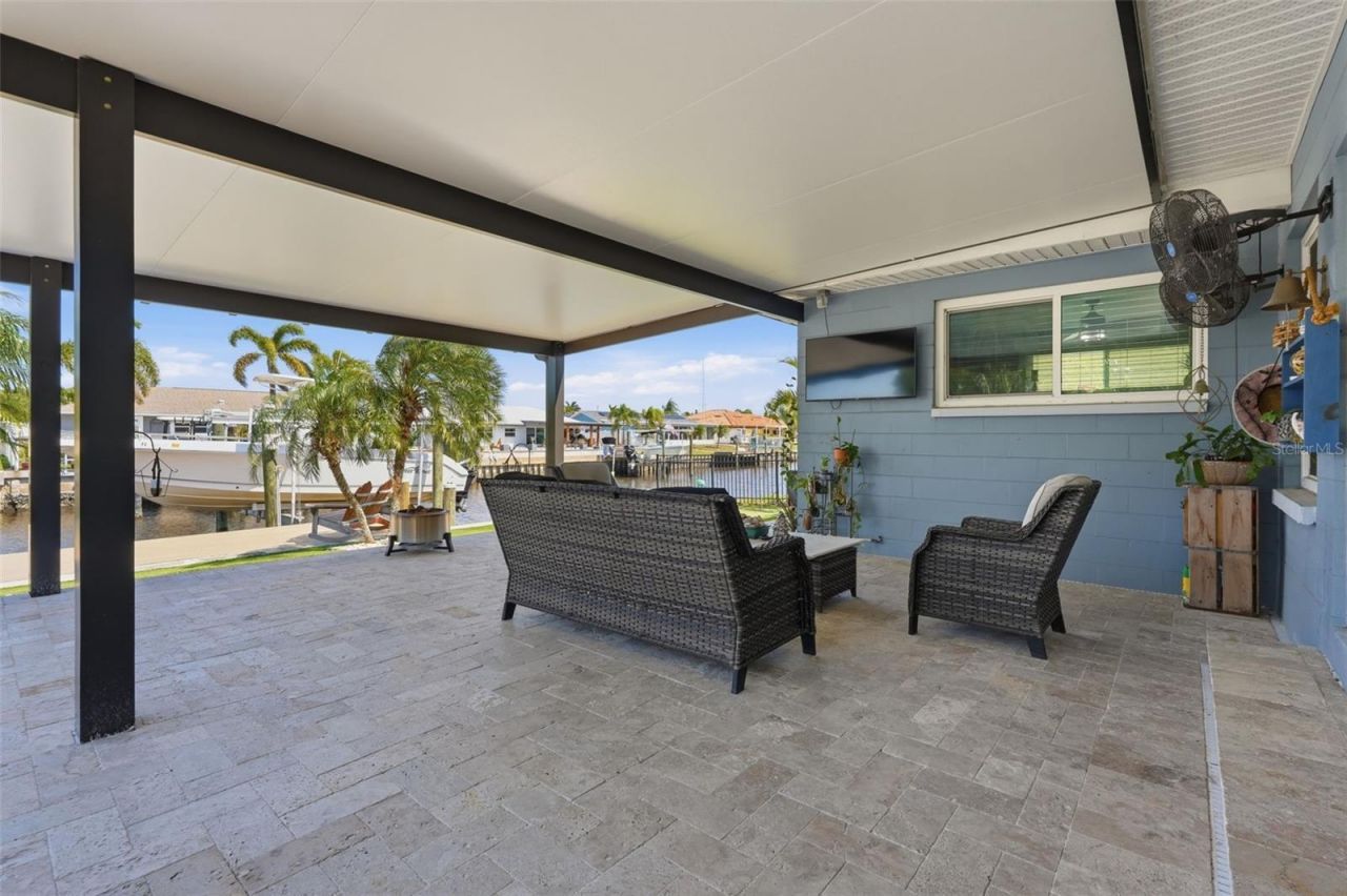 9571 Sun Isle Drive Ne, Saint Petersburg, FL 33702 Photo