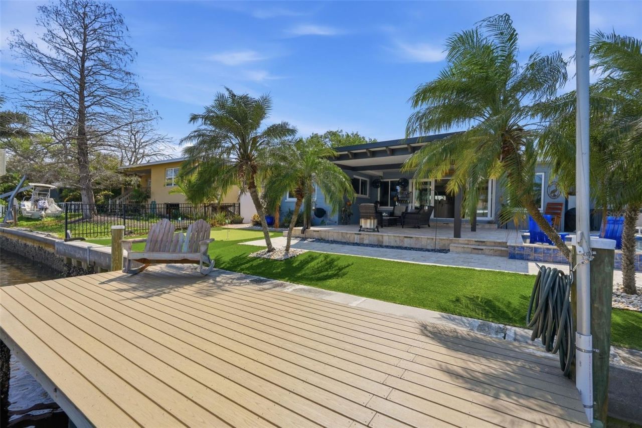 9571 Sun Isle Drive Ne, Saint Petersburg, FL 33702 Photo