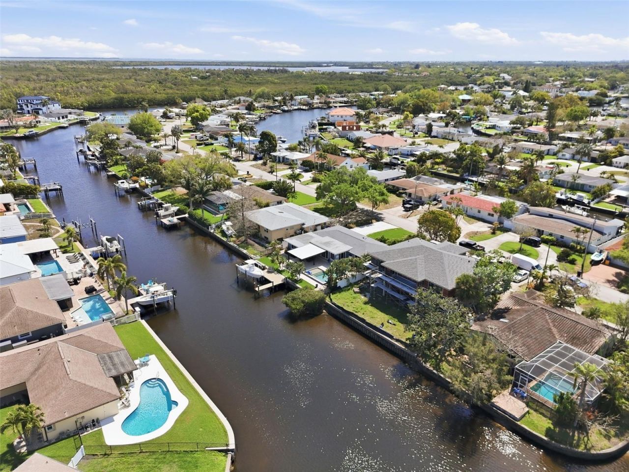 9571 Sun Isle Drive Ne, Saint Petersburg, FL 33702 Photo