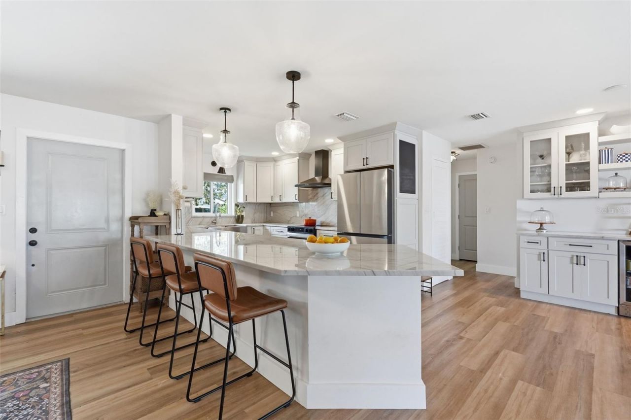 9571 Sun Isle Drive Ne, Saint Petersburg, FL 33702 Photo