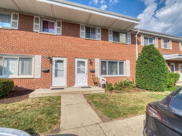 1176 N Boxwood Drive , Unit A, Mount Prospect, IL 60056