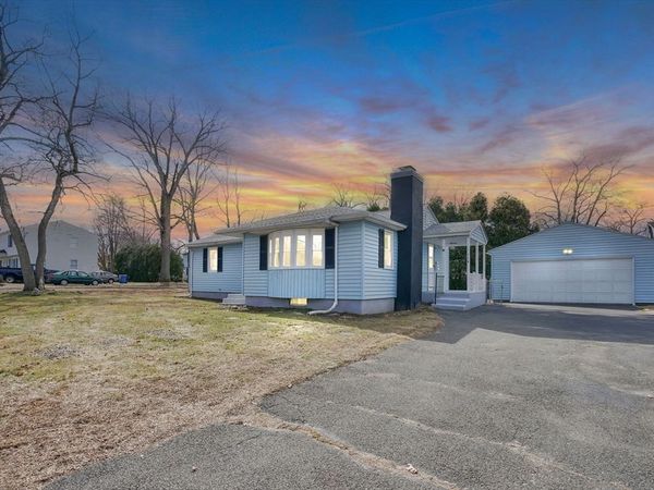 116 Carr St, Springfield, MA 01118