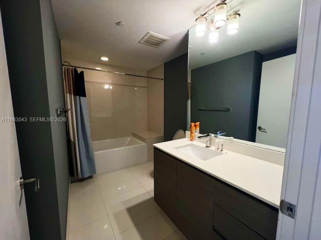 460 NE 28th St , Unit 1407, Miami, FL 33137 Photo