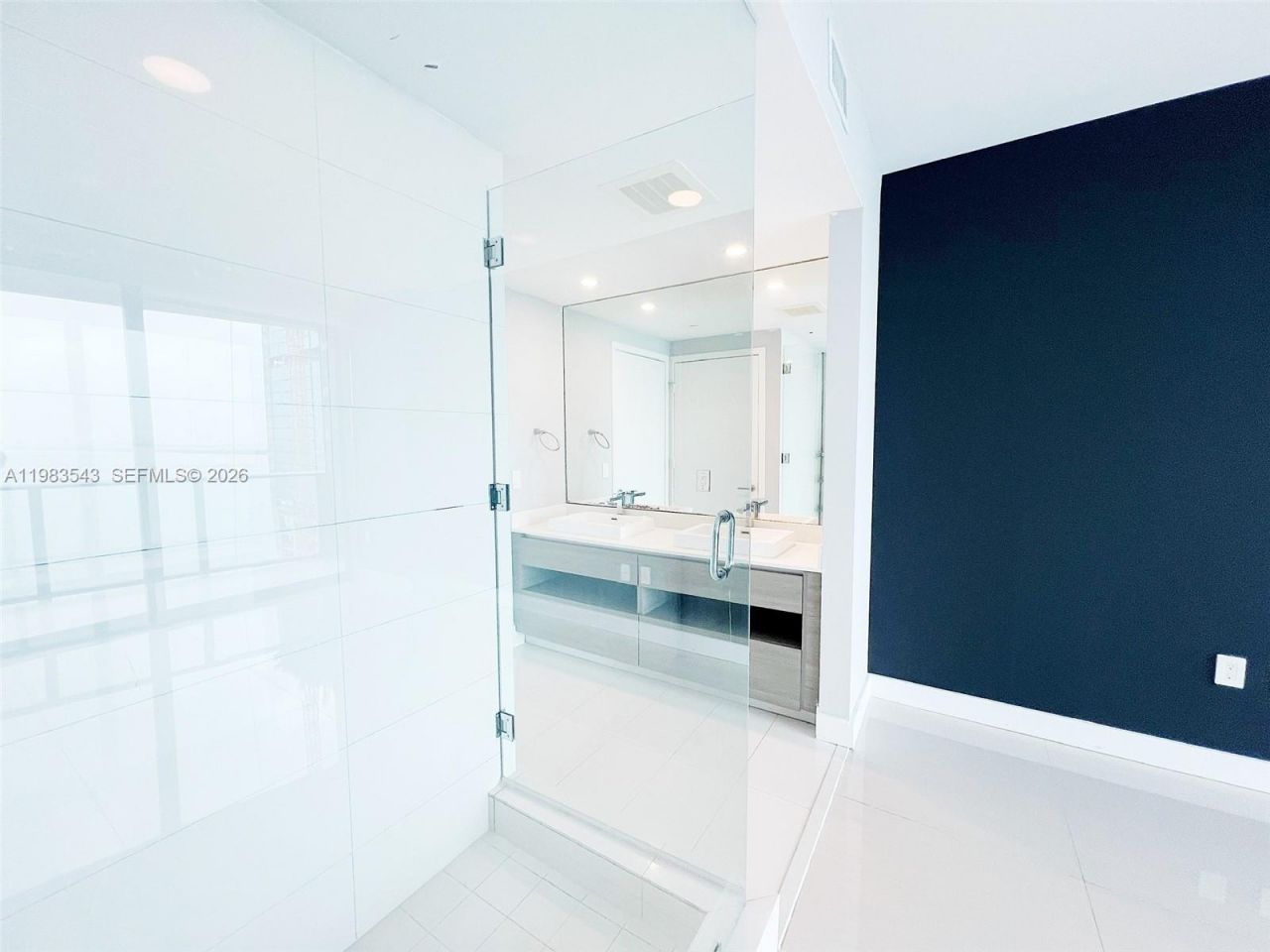 460 NE 28th St , Unit 1407, Miami, FL 33137 Photo