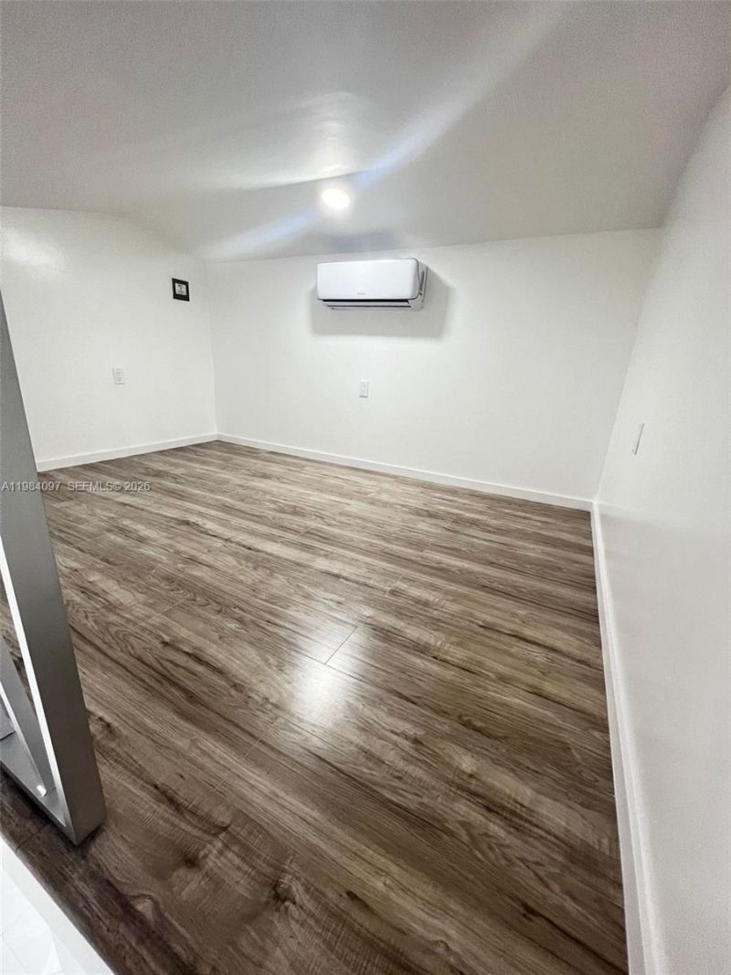 4021 NW 6th St , Miami, FL 33126 Photo