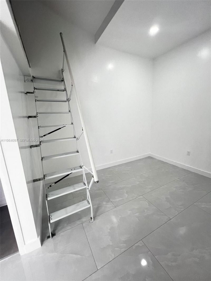 4021 NW 6th St , Miami, FL 33126 Photo