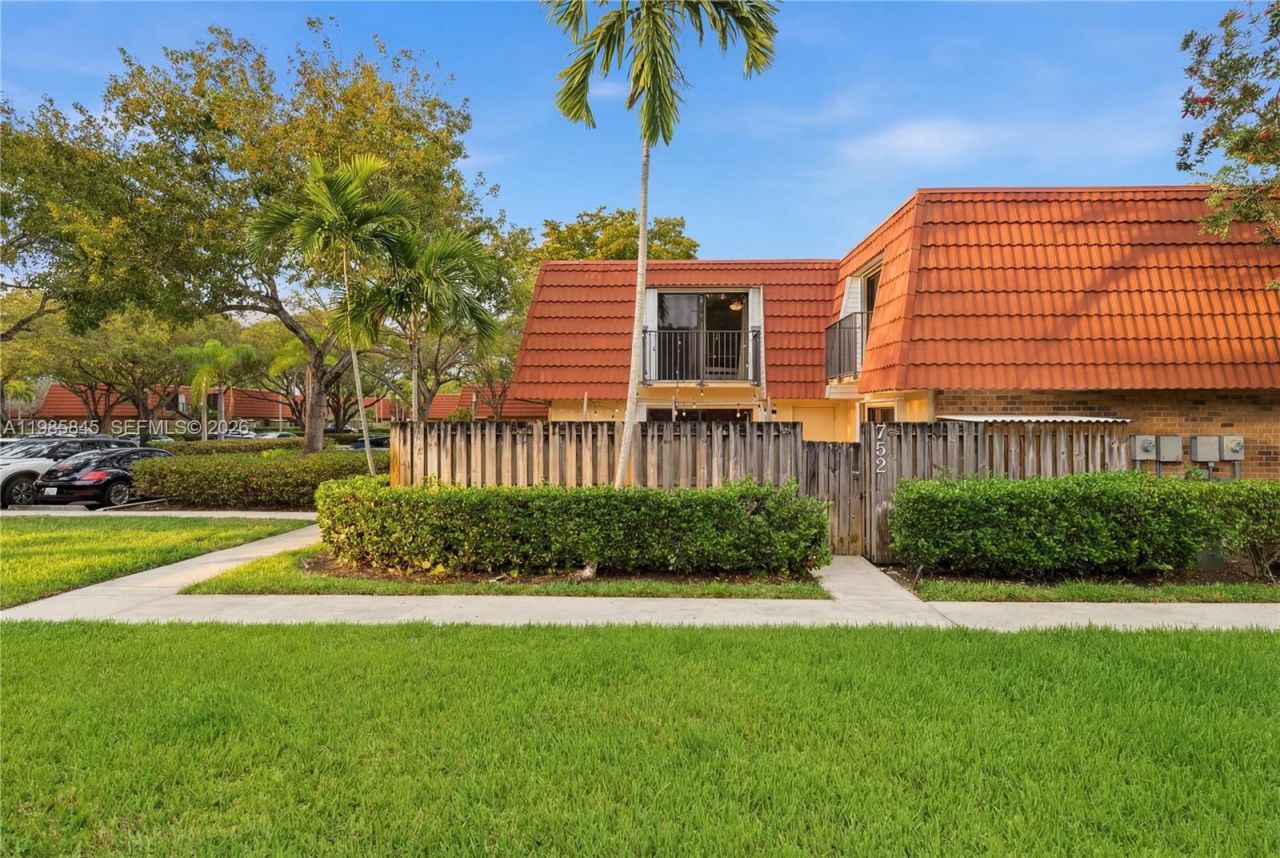752 NW 98th Way, Plantation, FL 33324 Photo