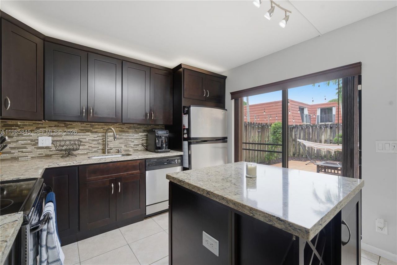 752 NW 98th Way, Plantation, FL 33324 Photo