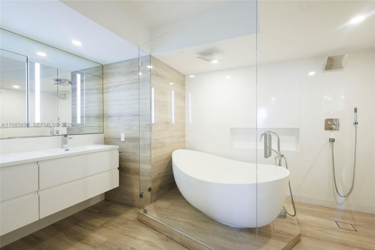 3640 Yacht Club Dr , Unit 1701, Aventura, FL 33180 Photo