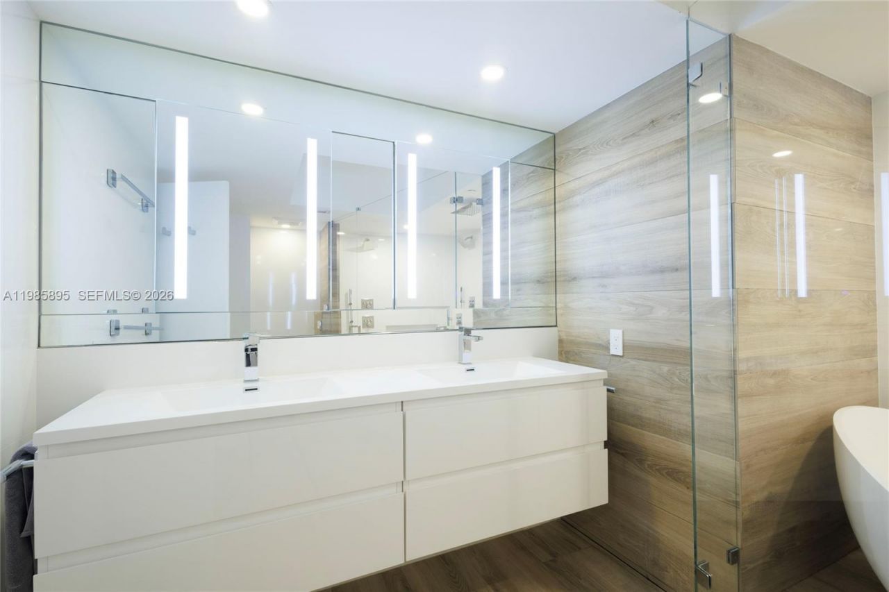 3640 Yacht Club Dr , Unit 1701, Aventura, FL 33180 Photo