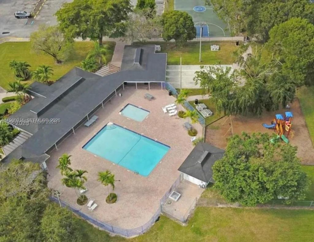 19800 SW 180th Ave, Unit 295, Miami, FL 33187 Photo