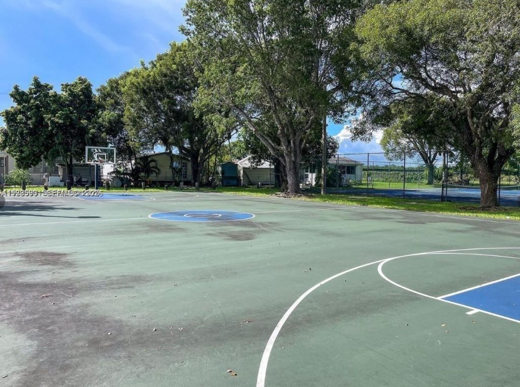 19800 SW 180th Ave, Unit 295, Miami, FL 33187 Photo