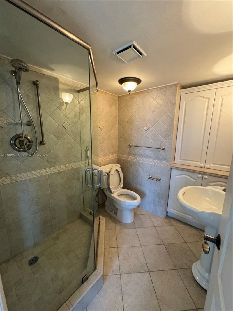 2555 Collins Ave, Unit 2002, Miami Beach, FL 33140 Photo